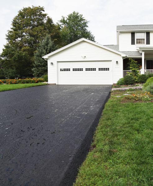 Cost of Blacktop Driveway Paving in Lincoln