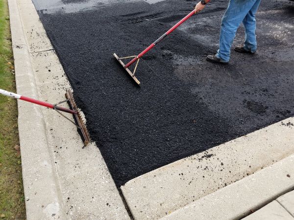 Cost of Asphalt Driveway Service in Lincoln